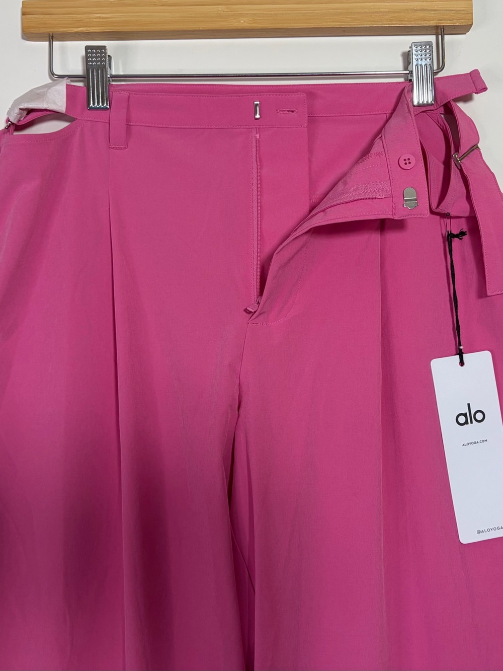 Alo Yoga Mid-Rise Showdown Trouser Paradise Pink S NWT Wide Leg Cutout - Picture 11 of 12